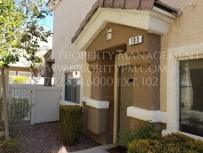 Foto del edificio - Beautiful 1600+ sq ft.  3 bedroom ~ UPGRADED!