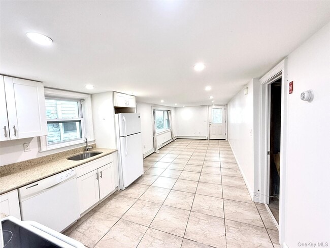 Building Photo - 48 Illinois Ave