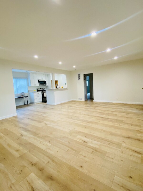 Foto del edificio - 8919 Longden Ave