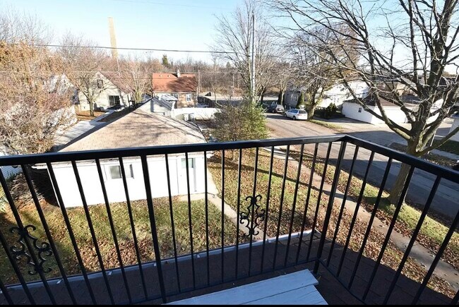 Balcony - 3276 S 7th St