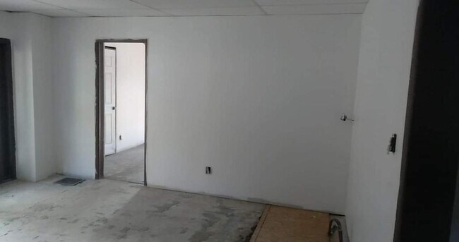 Building Photo - 320 Liberty St