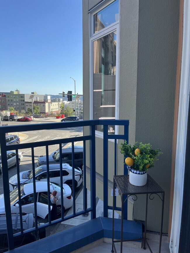 Foto del edificio - 2414 1st Ave
