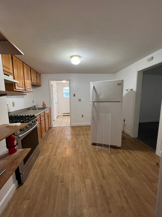 Building Photo - 55 Leyden St