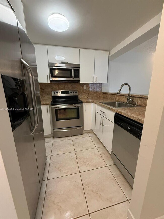 Foto del edificio - 5805 Washington St