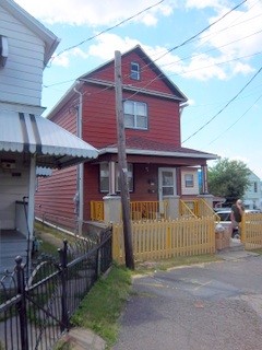 Primary Photo - 198 Gould St
