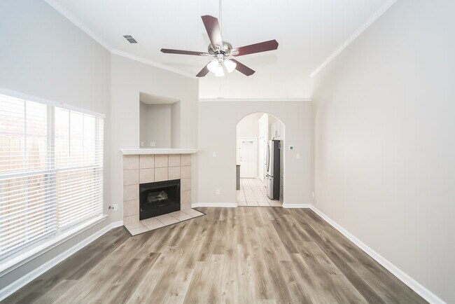Building Photo - 6859 Seaside Dr