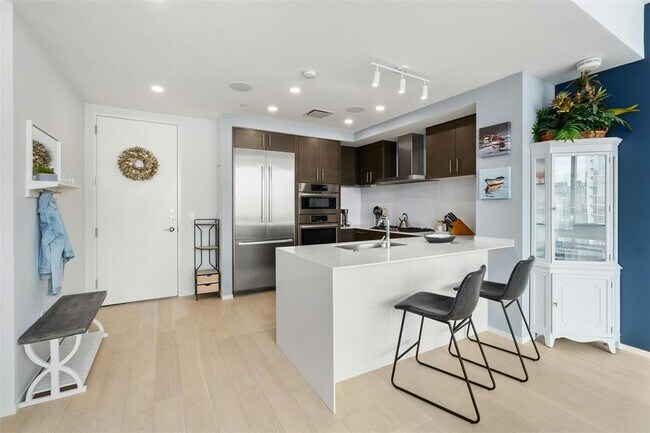 Foto del edificio - 301 West Ave