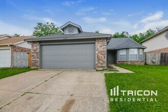 Building Photo - 1423 Ardmore Dr