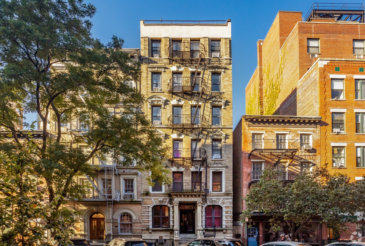 Primary Photo - 222 W 20th St