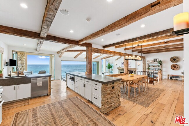 Foto del edificio - 24920 Malibu Rd
