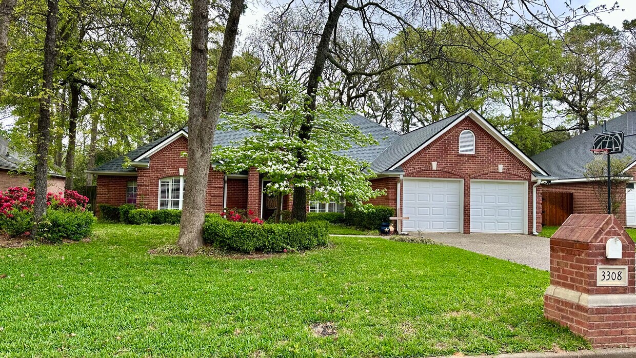 Foto principal - 3308 Oak Knoll Dr