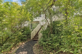 Building Photo - 328 W Whispering Oaks Ln