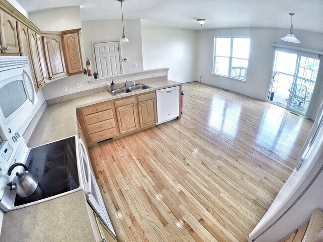Foto del edificio - Spacious 3-Bedroom Townhouse in Boalsburg ...