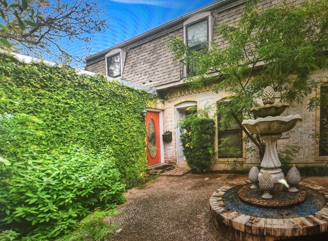 5904 Mountainclimb Dr Austin Tx 78731 Townhouse For Rent In