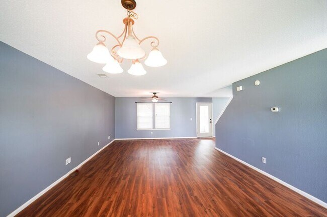 Foto del edificio - 8 Willow Lakes Dr