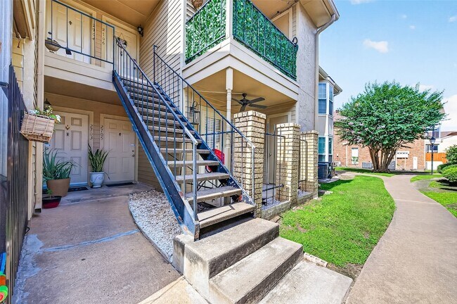 Building Photo - 3600 Jeanetta St