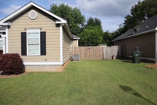 Front Yard West Side - 108 Mayfield Dr
