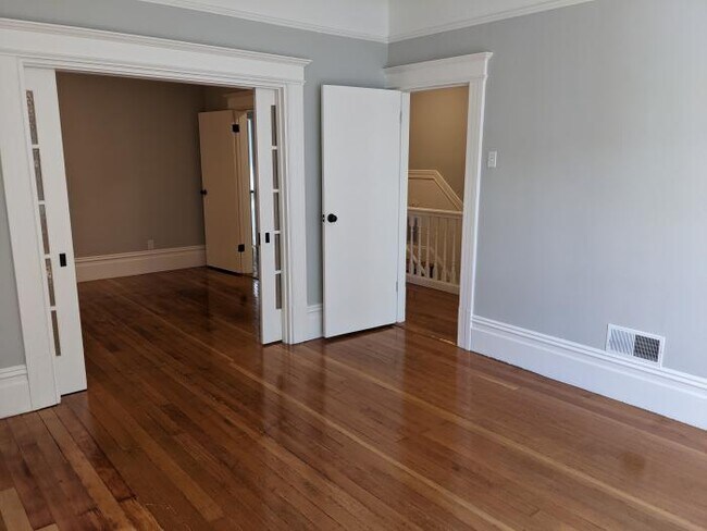 Building Photo - 3 bedroom in San Francisco CA 94110