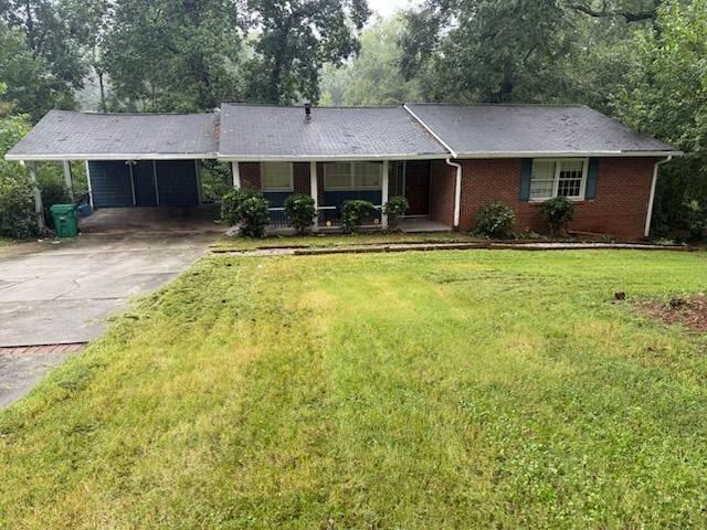 Large front and  backyard - 2475 Dawn Dr