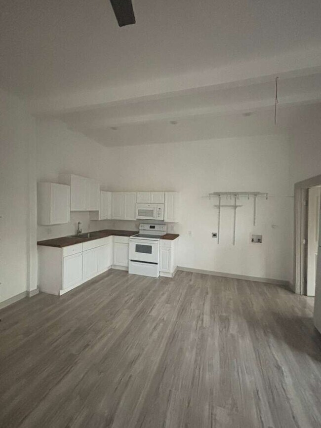 Foto del edificio - 2004 Monterey St