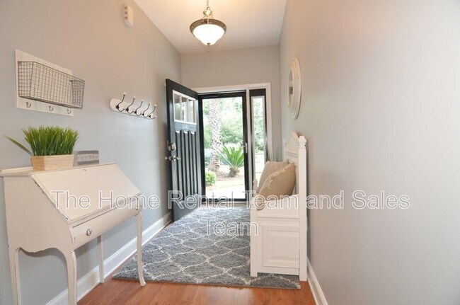 Foto del edificio - 156 Cottonham Ct