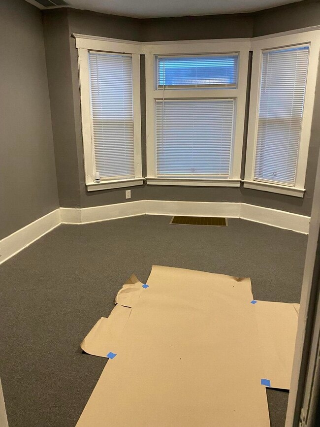 Building Photo - 36 Brighton St