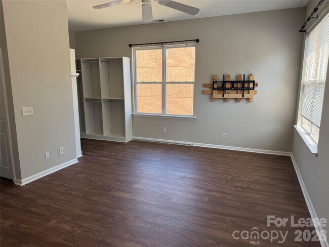 Foto del edificio - 3475 Chagall Ct