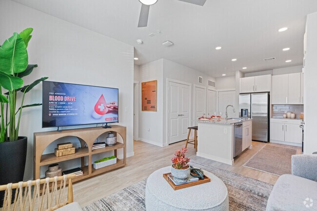 1 habitación, 1 baño - 678 pies cuadrados - Sala de estar - Prose Canopy