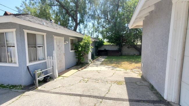 Building Photo - 15409 Roxford St