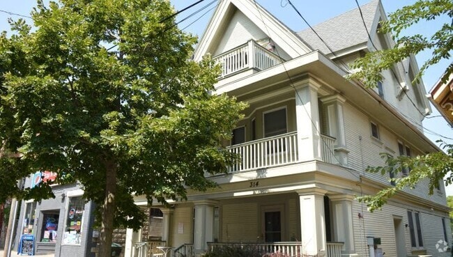 Building Photo - 314 E Mifflin St