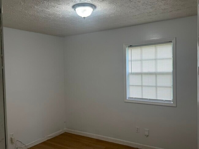 Building Photo - 4251 Kent Dr