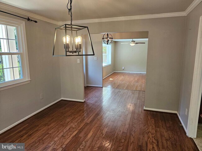 Building Photo - 5140 Pumphrey Dr