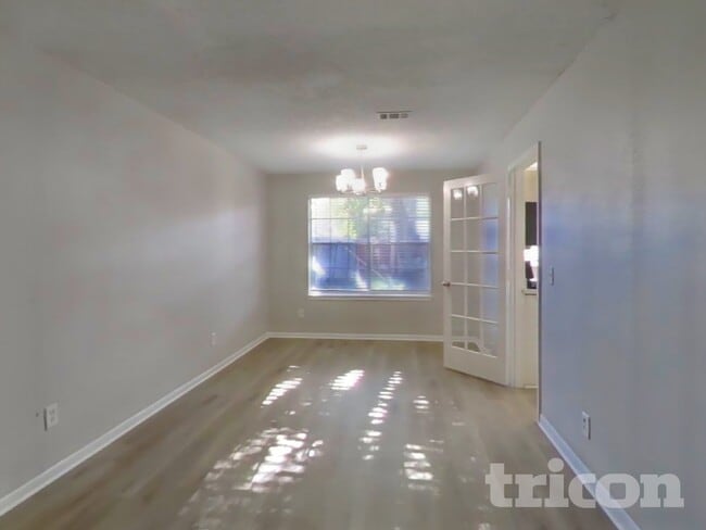 Building Photo - 18139 Lake Bend Dr