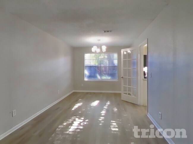 Foto del edificio - 18139 Lake Bend Dr