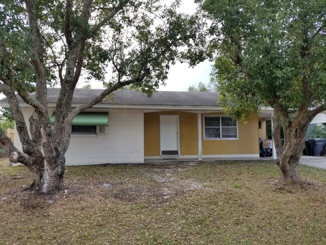 Foto del edificio - Southwest Winter Haven Three-Bedroom Home