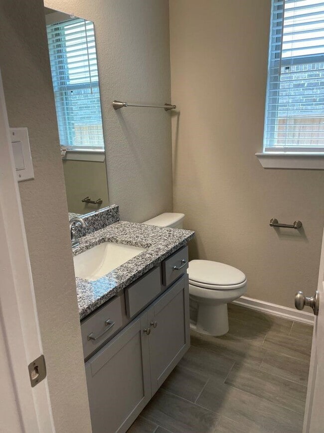 Foto del edificio - 7912 Spring Run Dr