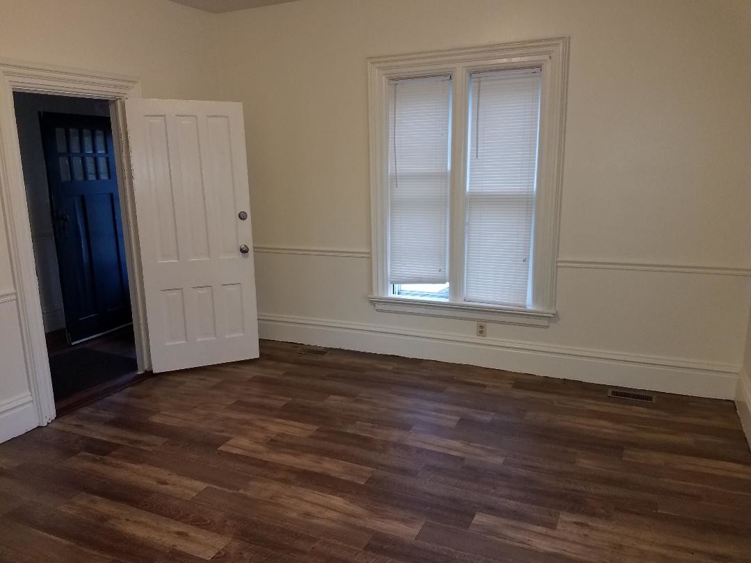 Living Room - 427 N 2nd St