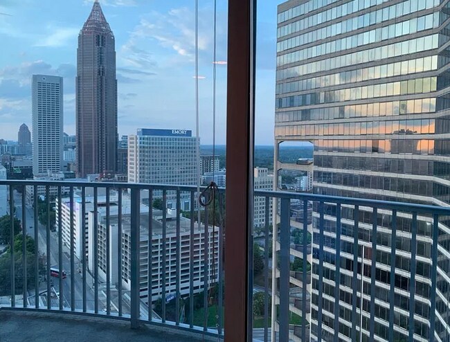 Foto del edificio - 400 W Peachtree St NW