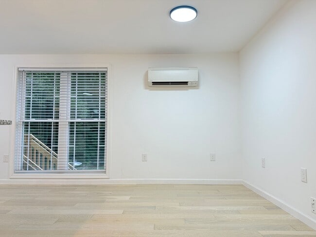 Building Photo - Cozy, Newly Renovated 2-Bed Retreat on Geo...