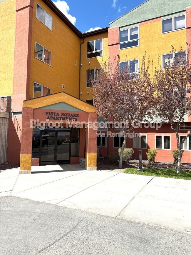 Building Photo - 1701 Prospect Ave