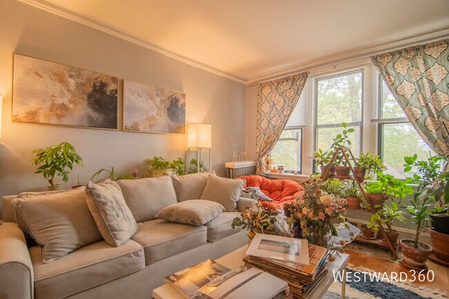 Foto del edificio - 6038 N Hermitage-3