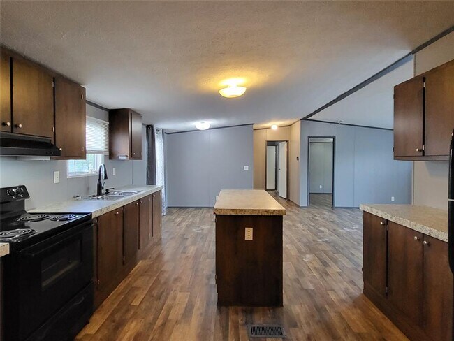 Foto del edificio - 21518 Cherry Hollow Dr