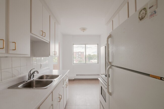 Photo du bâtiment - 809 Av Bloomfield