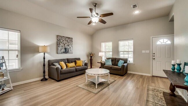 Foto del edificio - 731 W Morton St