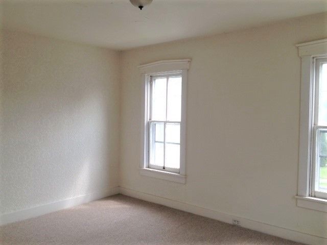 Building Photo - 110 S Spruce St