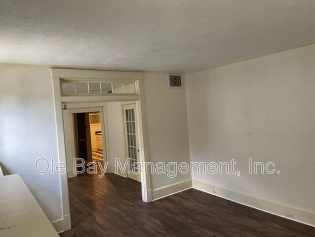 Building Photo - 7 S Monterey St