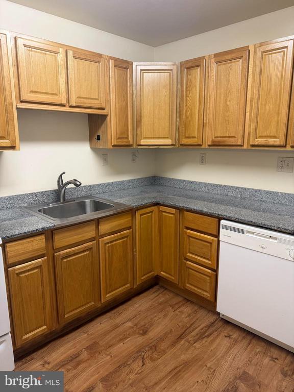 Building Photo - 839 Tydings Rd