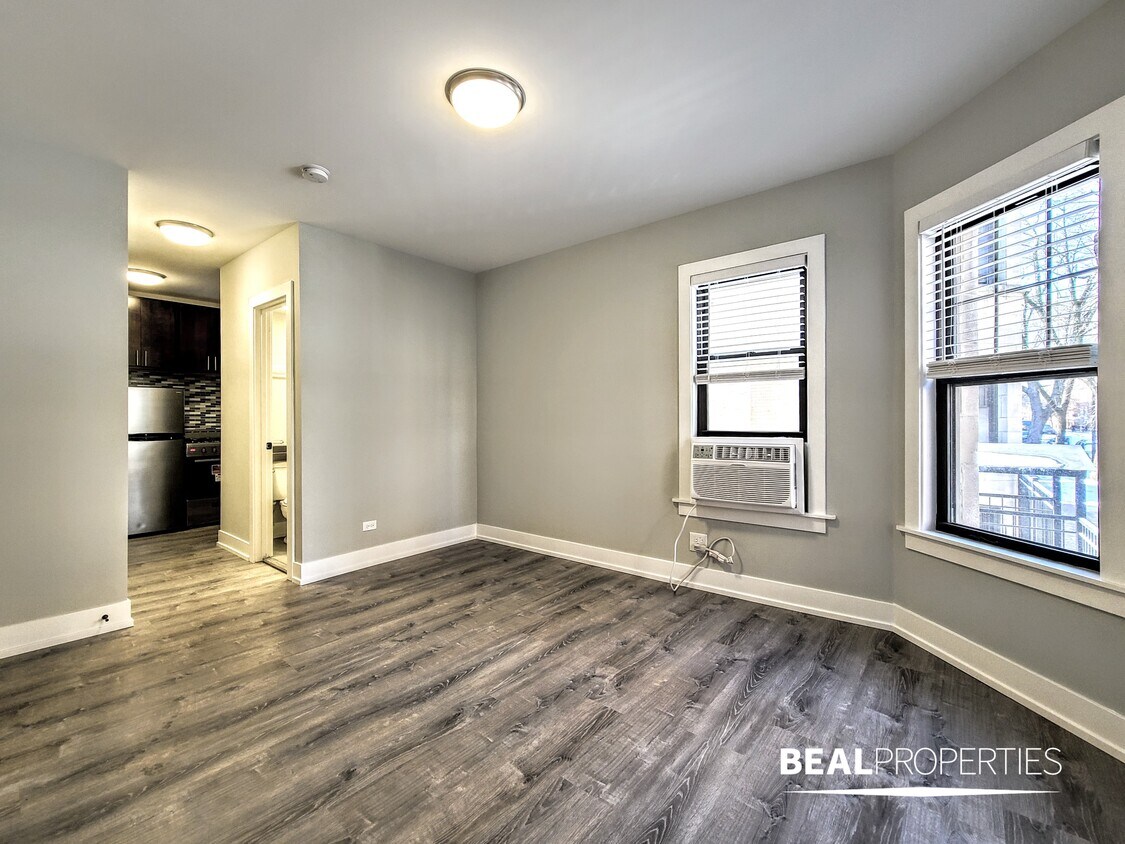 Foto principal - 425 W Belden Ave