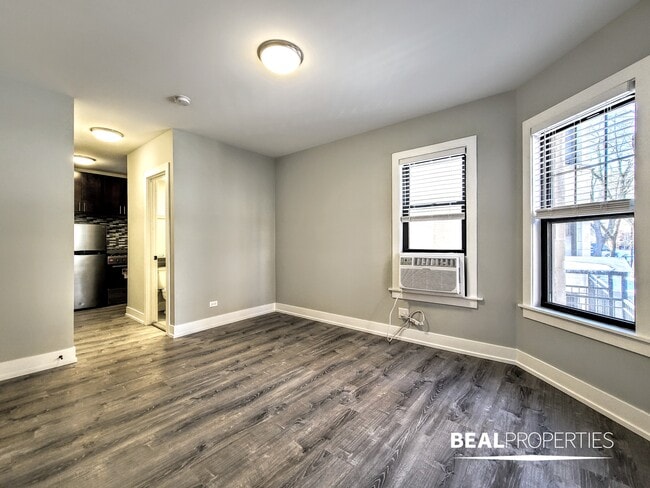 Photo - 425 W Belden Ave Apartment
