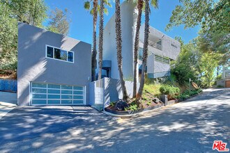 Building Photo - 7943 Willow Glen Rd